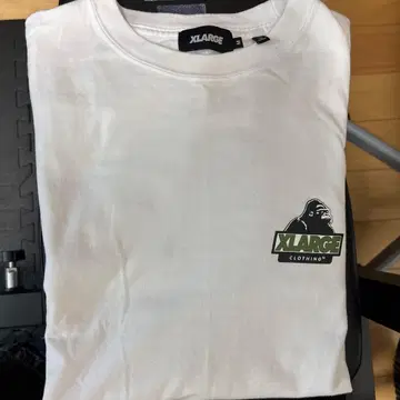 XLARGE 화이트 롱T셔츠 M 사이즈