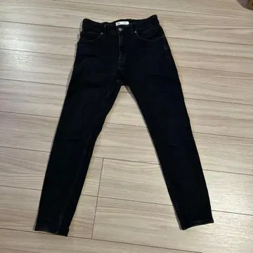 새상품급 [ ZARA ] 스키니 데님 블랙