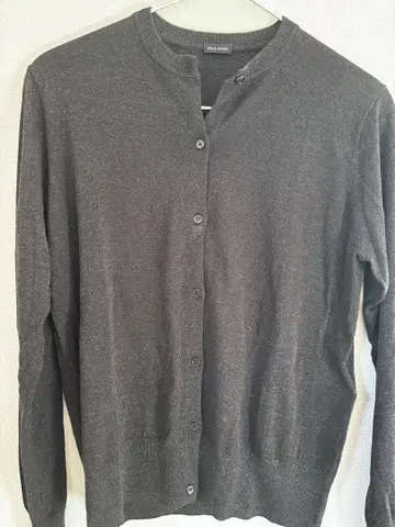 새상품. 이득입니다. 미라 오웬의 가디건입니다.