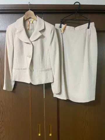 새상품급 토리이 유키* 스커트 수트 셋업 40