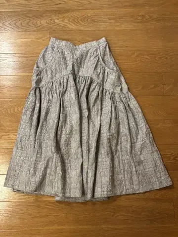 ELLIE 그레이 플레어 스커트