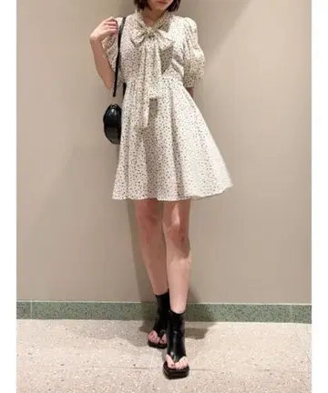 snidel 도트 무늬 리본 포함 반팔 원피스