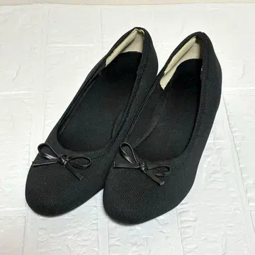 미사용 새상품 리본 포함 발레 슈즈 블랙 24.5cm 펌프스 플랫