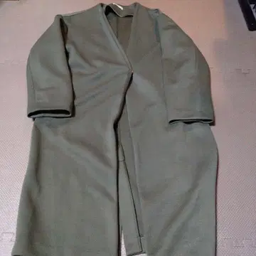 BEAMS 올리브색 롱 코트