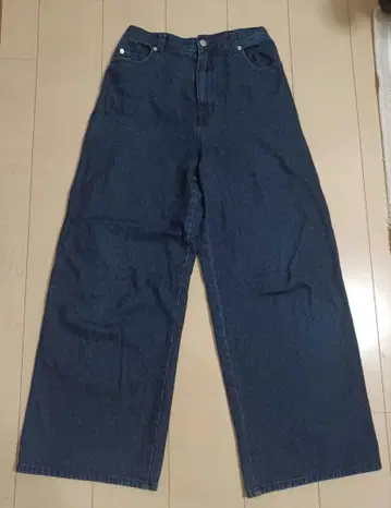 [ 바야코 씨 콜라보 ] 깔끔하고 부드러운 데님 팬츠 L 스튜디오 클립