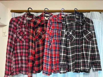 체크 무늬 상의 셔츠