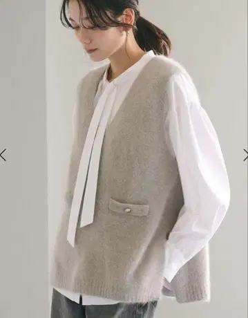 [ 새상품 ] 그린 라벨 릴랙싱 헤어리 니트 베스트 베이지