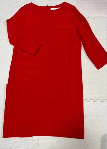 빨간색 무릎 기장 원피스 40