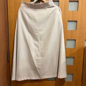 이에나 베이지 플레어 스커트 슬릿 포함 38