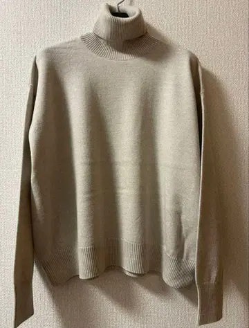 갸루리비 울 100% 베이지 터틀넥 스웨터