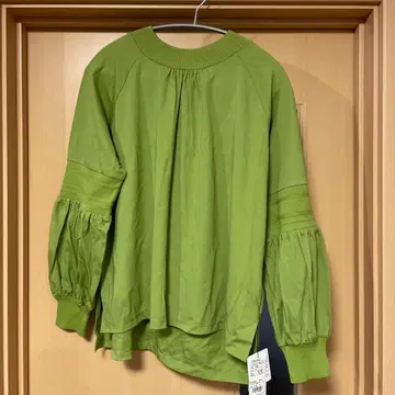 FAVORI 그린 벌룬 슬리브 셔츠