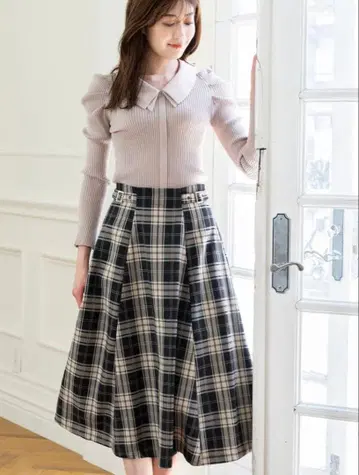 [ MISCHMASCH ] 사이드 버클 체크 스커트 플레어 롱 스커트