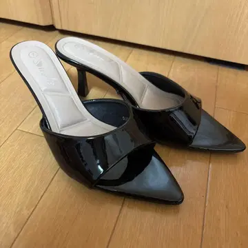 블랙 스틸레토 하이힐