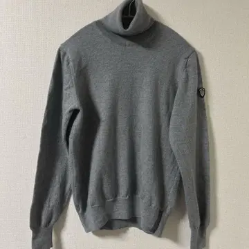 엠포리오 아르마니 EA7 터틀 니트 그레이