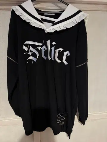 AnkRouge/앙크루즈 프릴 달린 세일러 후드티