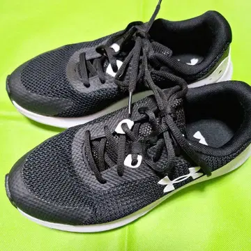 언더아머 신발 24cm