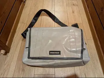 FREITAG 그레이 메신저 백