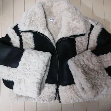 EVRIS 보아 자켓 베이지 블랙