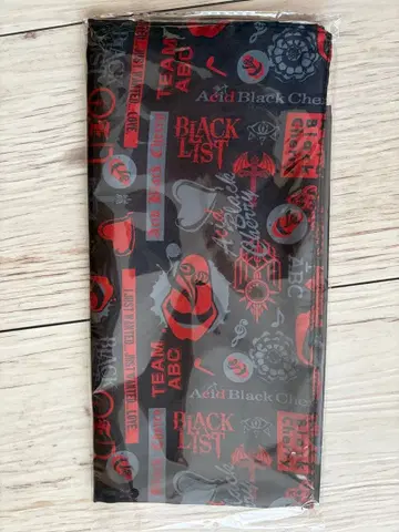 미개봉 새상품 Acid Black Cherry 스카프 참