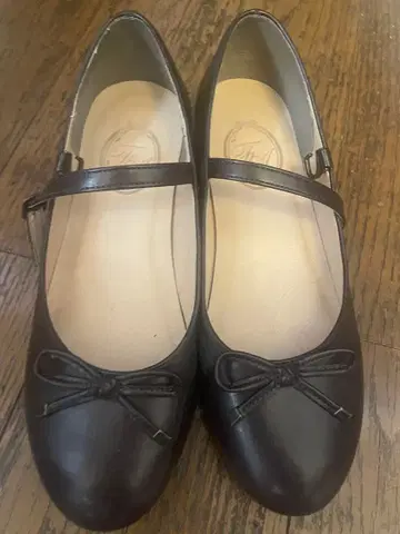 Fi.n.t 발레 슈즈 펌프스