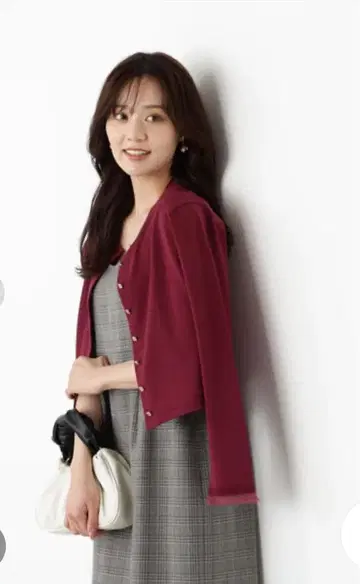 이번 시즌 구매 프로포션 바디 드레싱 골드 단추 가디건