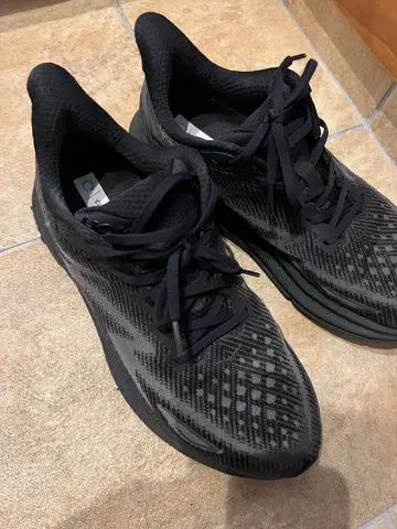 호카 클리프턴 9 블랙 스니커즈 28