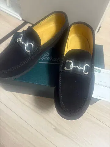 블랙 스웨이드 로퍼 애로우즈 별주 비트 금장 장식 포함 paraboot