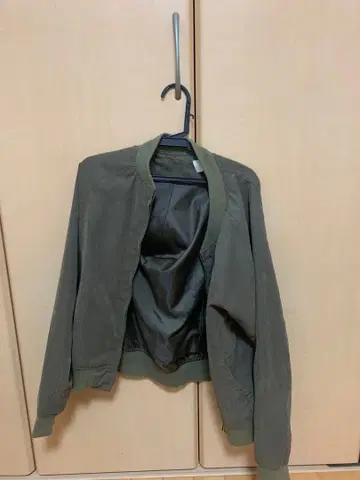 올리브 그린 MA-1 자켓