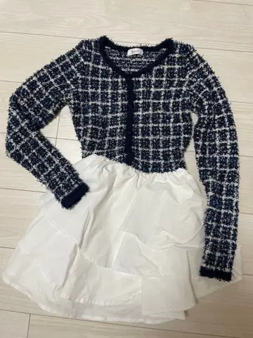 Darich 볼륨 프릴 트위드 니트 미니 원피스