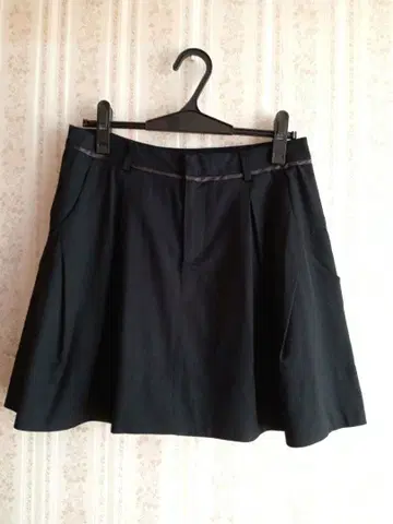 새상품급 콩트와 드 코토니에 블랙 스커트