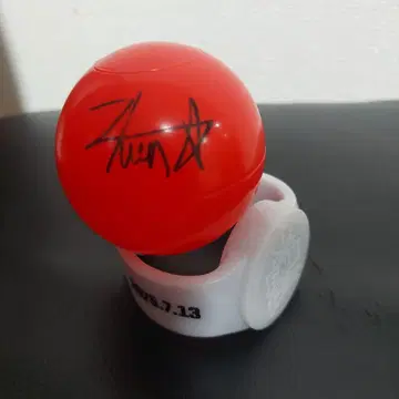 FNC AxMxP 주 팬 사인볼