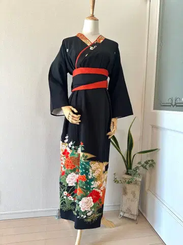 기모노 리메이크 블랙 전통 예복 기모노 드레스 프리 사이즈 모란과 원앙