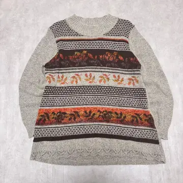 노르딕풍 크루넥 니트 잎 패턴 세미롱 기장 밑단 프릴 컨트리