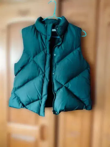 새상품급 케티 다운 베스트 블랙