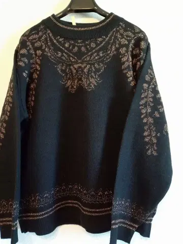 블랙 라메 직조 덩굴 잎 무늬 니트 스웨터