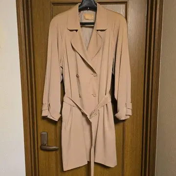 베이지 더블 브레스트 트렌치코트 사이즈 M