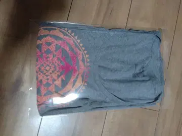 새상품 파타고니아 기하학 패턴 프린트 그레이 반팔T셔츠