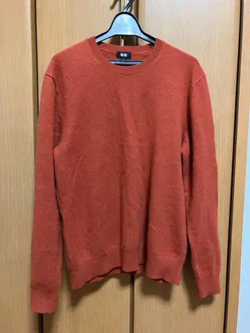 유니클로 캐시미어 100% 크루넥 스웨터