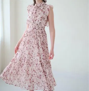 SNIDEL 꽃무늬 슬리브리스 롱 원피스