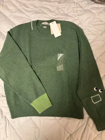 새상품 유니클로 x 안야 힌드마치 프리미엄 라무 크루넥 스웨터