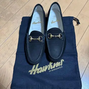 Hawkins 블랙 로퍼 골드 장식 수납 봉투 포함