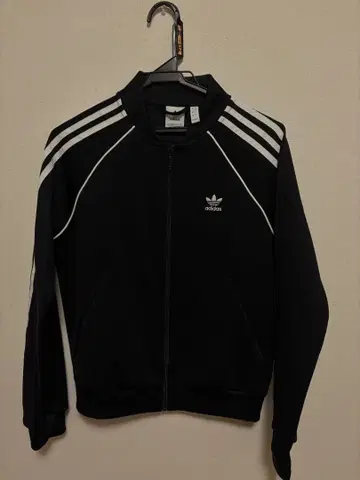 adidas 블랙 스트라이프 저지