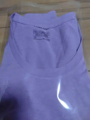 새상품 patagonia 퍼플 반팔 T셔츠 XS