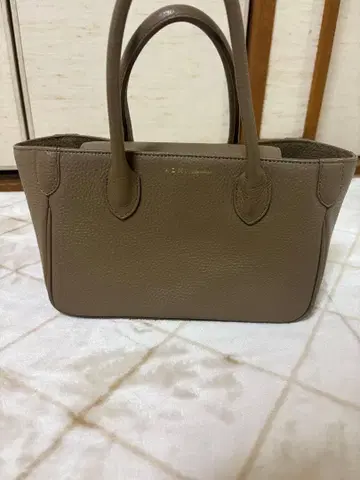 A.D.M.J. 베이지 핸드백