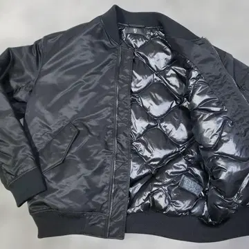 유니클로+J MA1 하이브리드 다운 질 샌더 한정품 L 시착만 한 상품