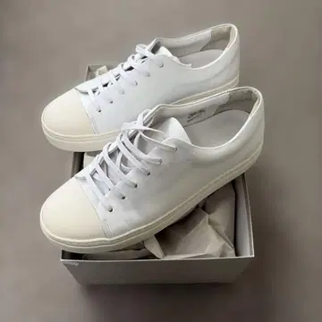 COS 가죽 스니커즈 화이트 25.5cm