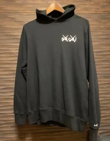 Sacai 21SS x KAWS 후드티 사카이 카우스 블랙