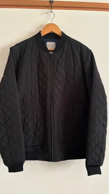 ZARA MAN 블랙 퀼팅 자켓 베이직