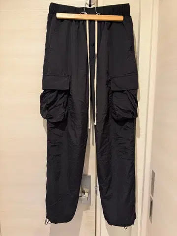 Danke Schon. 나일론 카고 팬츠