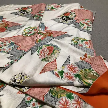 주산 참배, 작은 체구, 하카마에 어울리는 츠케사게 호몬기 새상품급